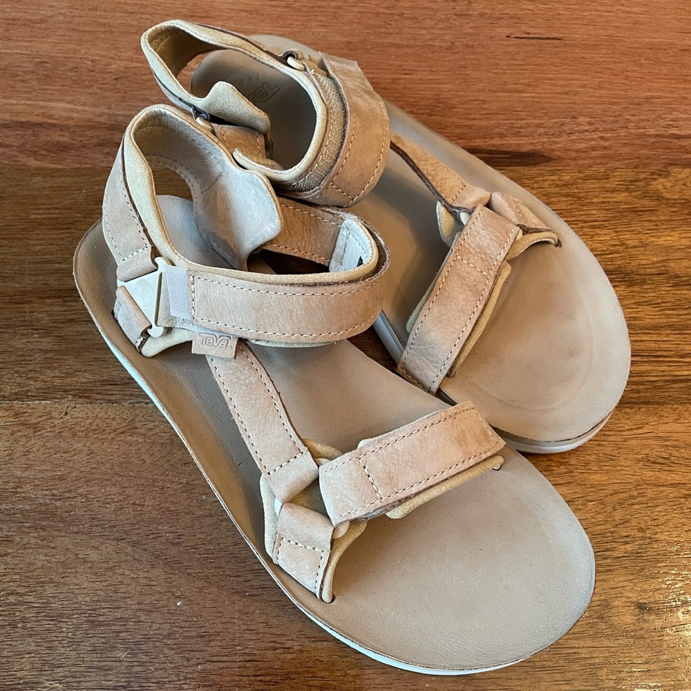 TEVA WOMEN ORIGINAL UNIVERSAL PREMIER TAN SANDALS US 9 / EU 40 / UK 7